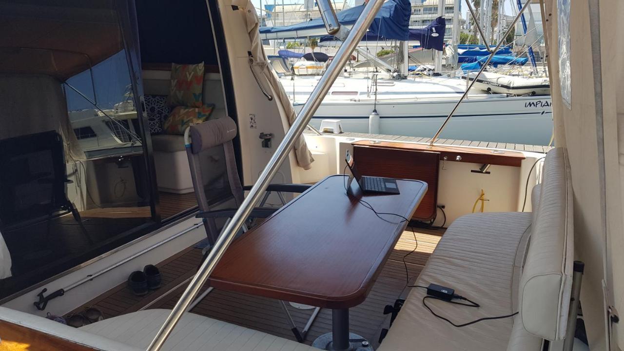 Private Yacht, We Love Our Guests Lisbon Exterior photo